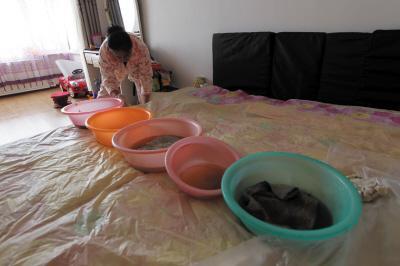 高碑店楼上漏水，住户失联，小区没物管，业主维权难！律师来支招……